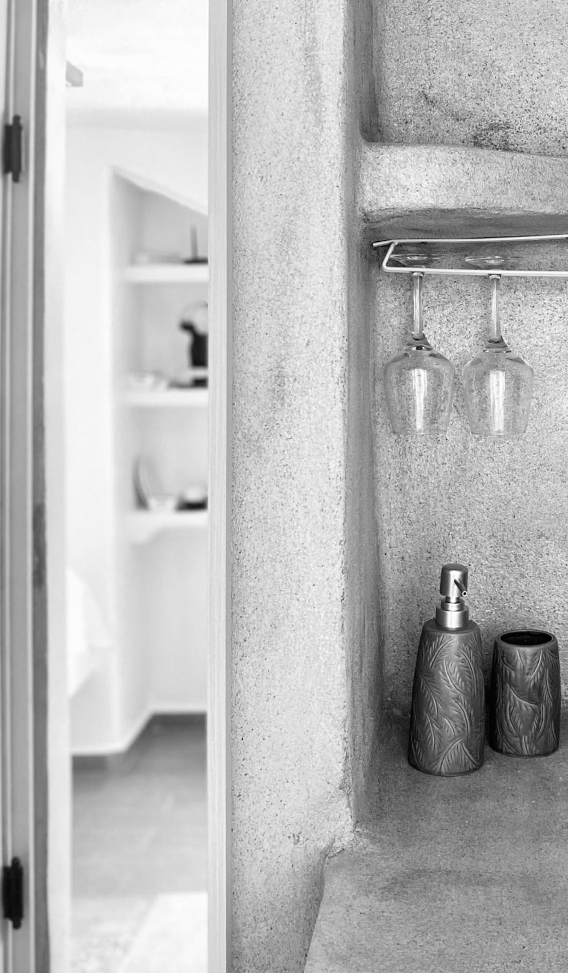 La Cueva Milos Apartment